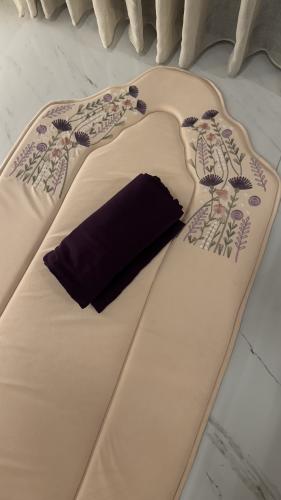 طقم البشائر المشمشي