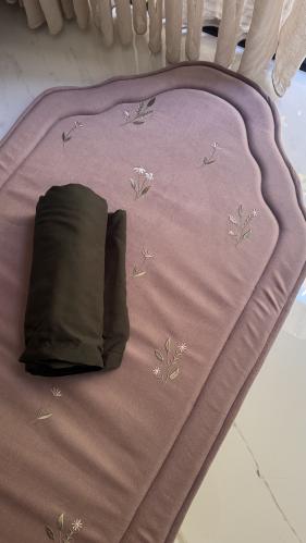 طقم البتلات النودي المنثوره