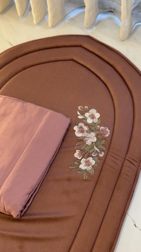 طقم زهرة اللوز النودي