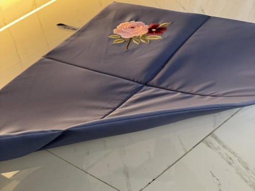 الطقم الازرق