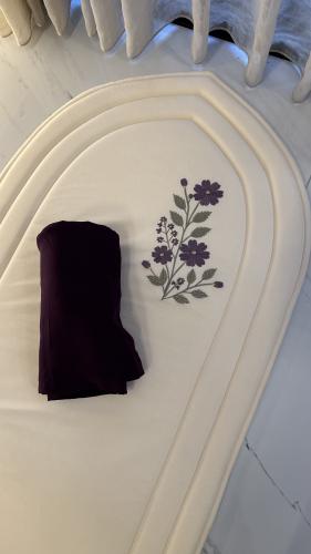 طقم الأمل الباذنجاني الغامق