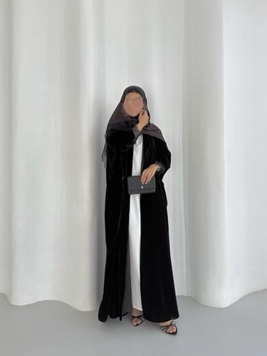 عباية مخمل بني مع دانتيل فرنسي