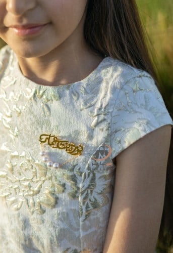 بروش بناتي بالاسم مع الؤلؤ