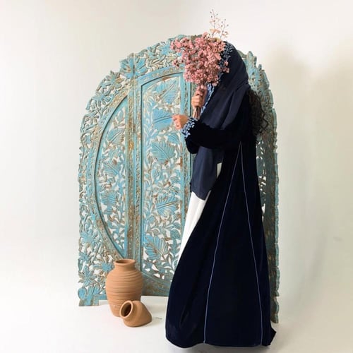 عباية بليزر باربي مع مخمل