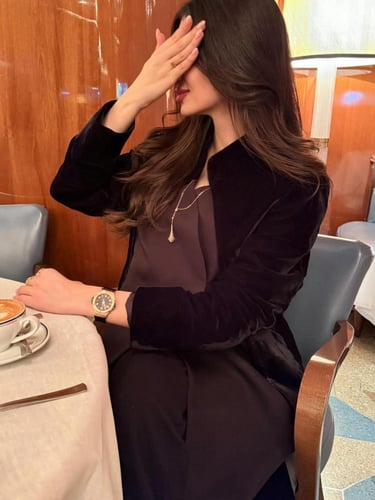 عباية بليزر باربي مع مخمل