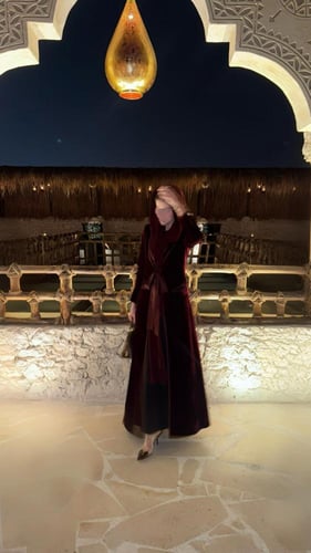 عباية مخمل خمري مع حرير