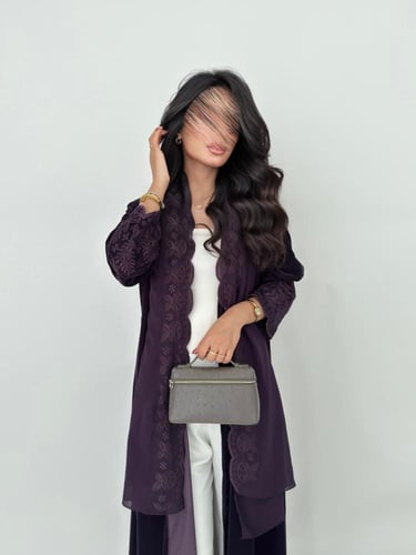 عباية مخمل مطرز يدوي