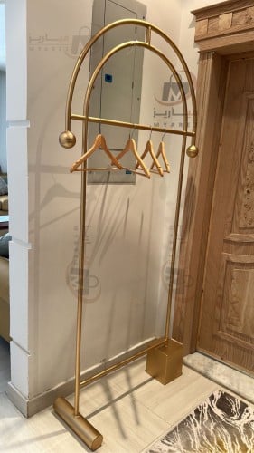 علاقة ملابس فخمة جدارية