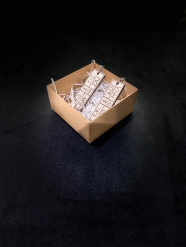 ميدالية مفتاح لوحة سيارة مع عبارة