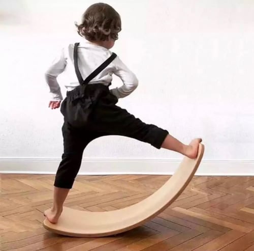 لوح التوازن الخشبي