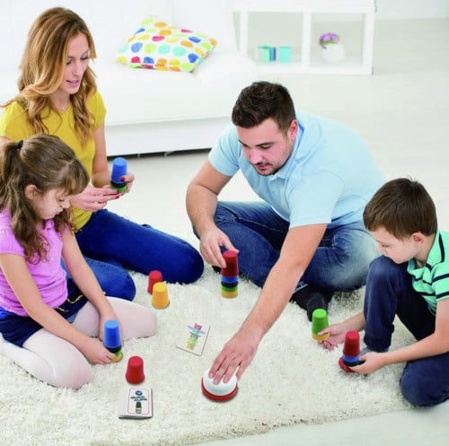 لعبة الاكواب السريعة