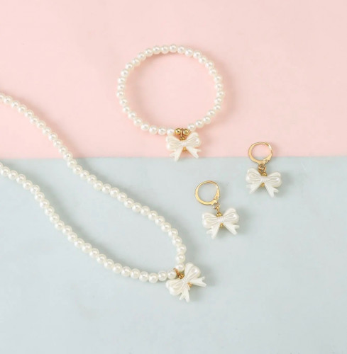 طقم اكسسوار الفراشة البيضاء