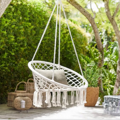 مرجيحة معلقة مصنوعة من الشبك بلون ابيض