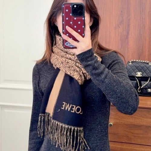 شال ماركة لويفي شامل البوكس