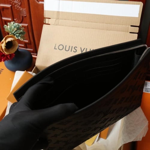 باوتش ماركة لويس فيتون ماستر شامل ملحقات الماركة