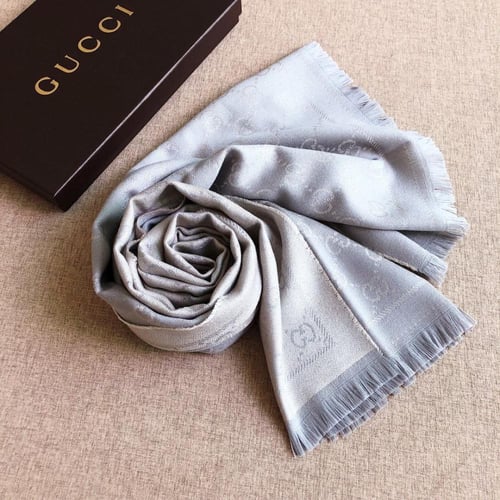 شالات قوتشي سكارف ماستر شامل الملحقات