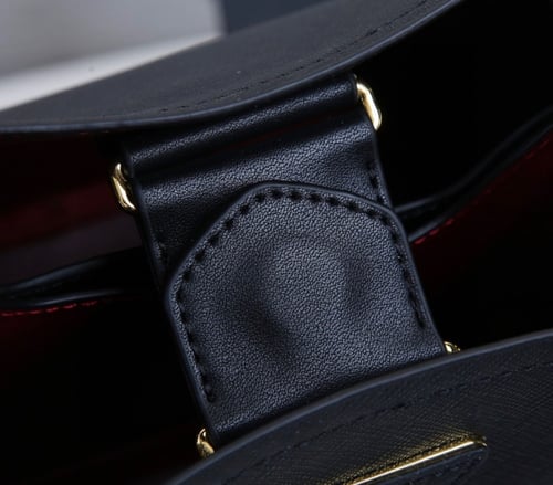 حقيبة برادا بانييه متوسطة