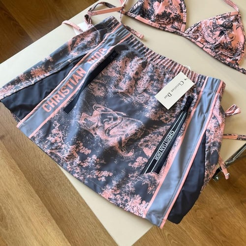 لباس سباحة ديور مكون من 3 قطع