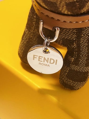 ميدالية فندي ماستر شامل الملحقات