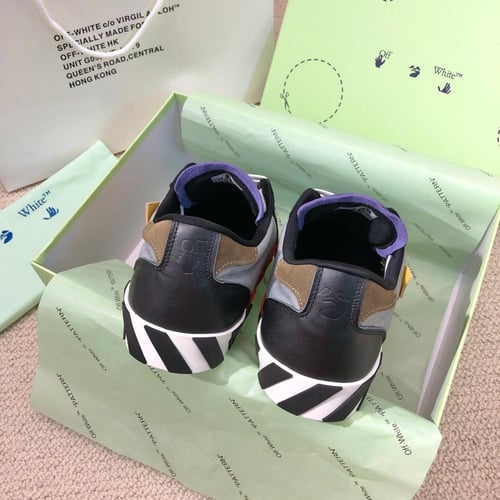 سنيكرز اوف وايت ماستر شامل الملحقات