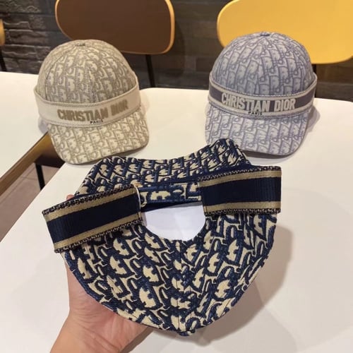 قبعات ديور كاب ماستر عدة الوان