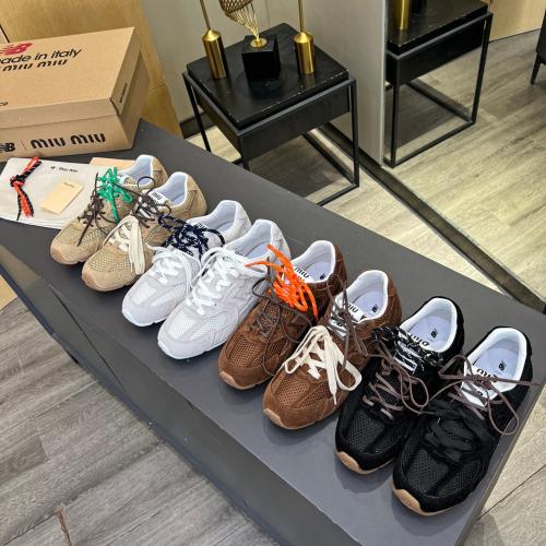 سنيكرز تعاون ميوميو مع نيوبلنس ماستر شامل الملحقات