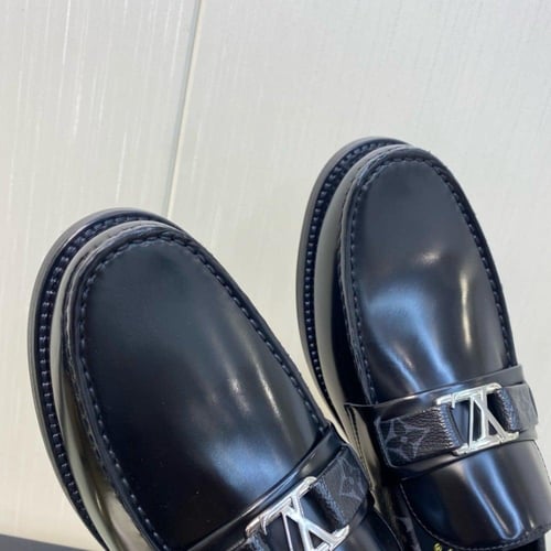 حذاء لويس فيتون ماستر شامل الملحقات