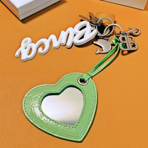 ميدالية مع مرآة بلنسياغا ماستر شامل الملحقات