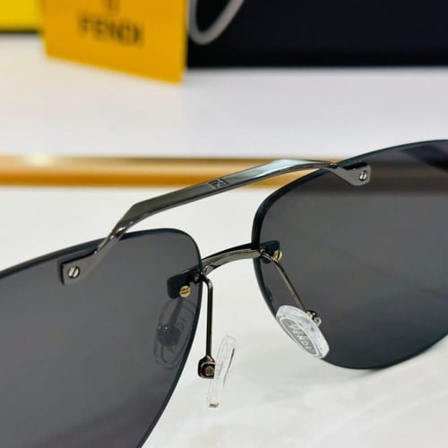 نظارات فندي ماستر شامل الملحقات