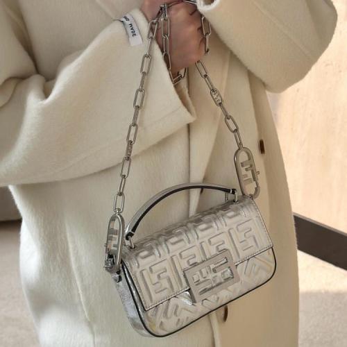 شنطة فندي جودة عالية شامل الملحقات