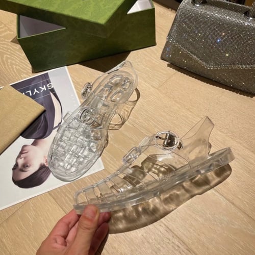 صندل قوتشي نسائي شفاف ماستر