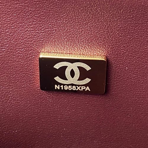 شنطة شانيل كلاسيك فلاب جلد كافيار حجم صغيرمقاس23شا...