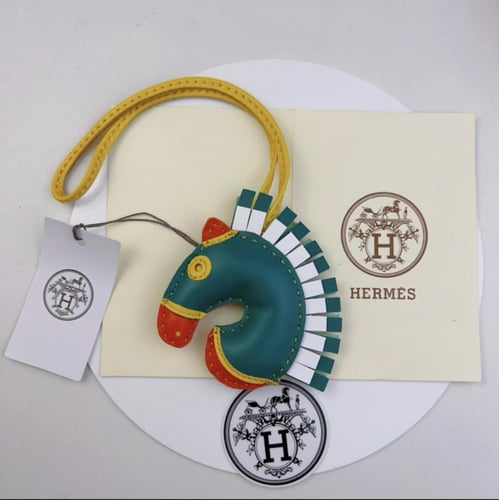 تعليقة ايرمز للشنطة ماستر عدة ألوان