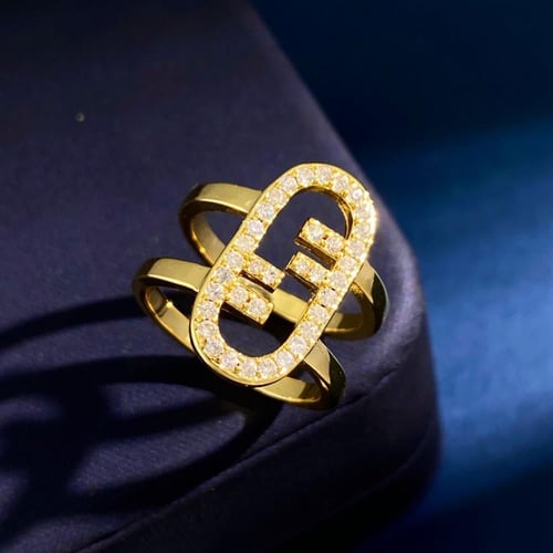 خاتم فندي ماستر شامل الملحقات