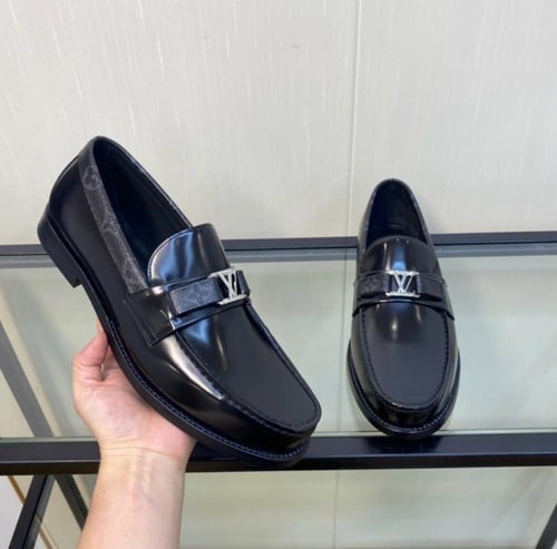 حذاء لويس فيتون ماستر شامل الملحقات