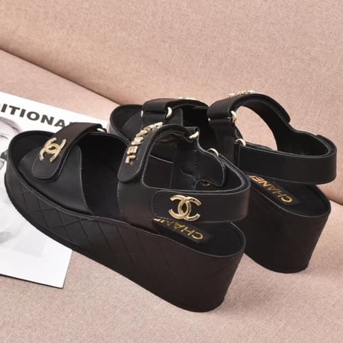 صندل نسائي ماستر من شانيل شامل الملحقات