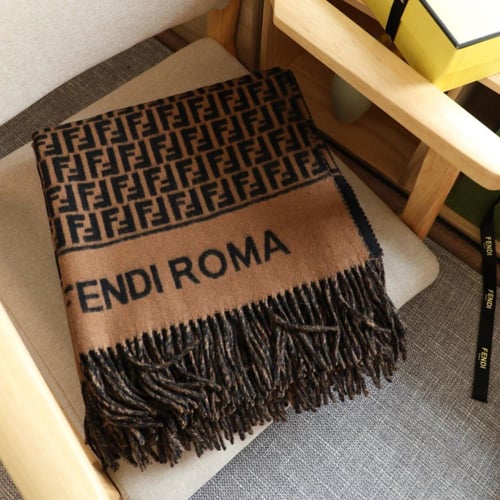 شال فندي لونين ماستر شامل الملحقات