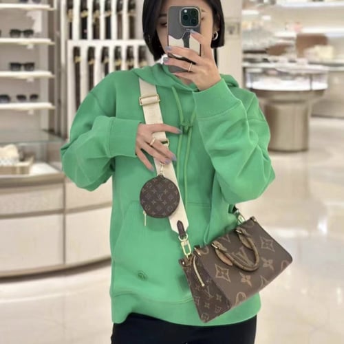 حقيبة لويس فيتون ماستر شامل الملحقات