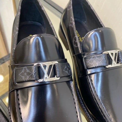 حذاء لويس فيتون ماستر شامل الملحقات