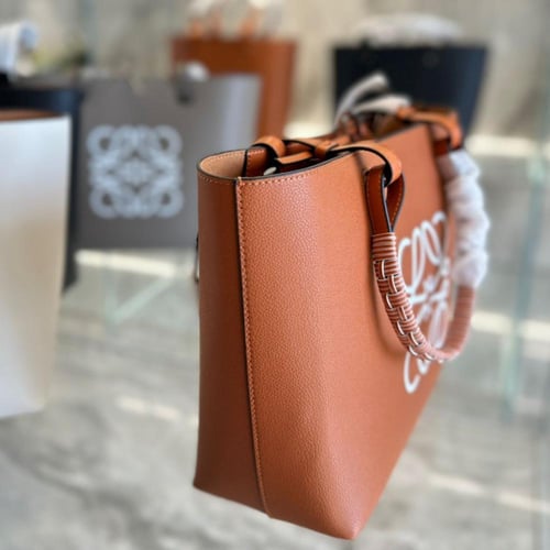 شنطة لويفي مقاس 30بدون العلبة