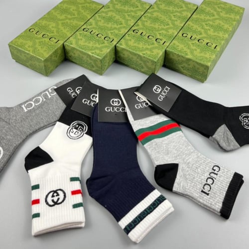 طقم جوارب قوتشي مع العلبة