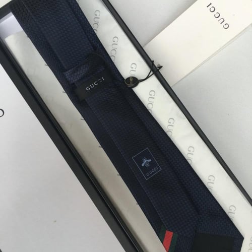 ربطة عنق قوتشي ماستر شامل الملحقات