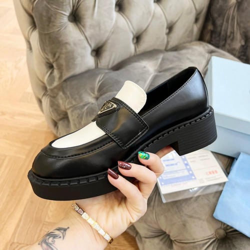 حذاء برادا نسائي شامل الملحقات