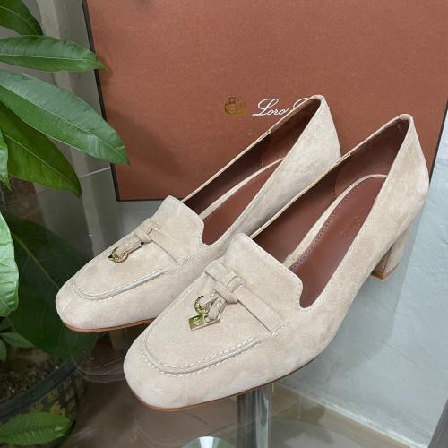 حذاء لوروبيانا بكعب ماستر شامل الملحقات