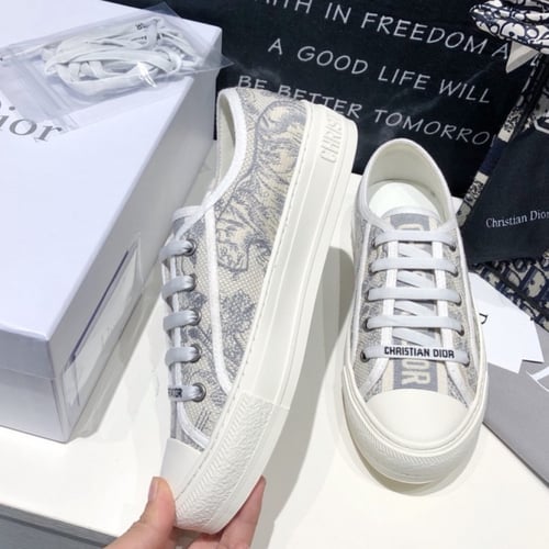 حذاء سنيكرز ديور جودة عالية عدة الوان شامل الملحقا...