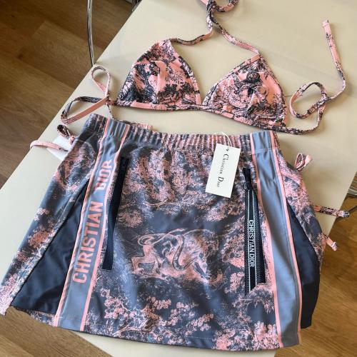 لباس سباحة ديور مكون من 3 قطع