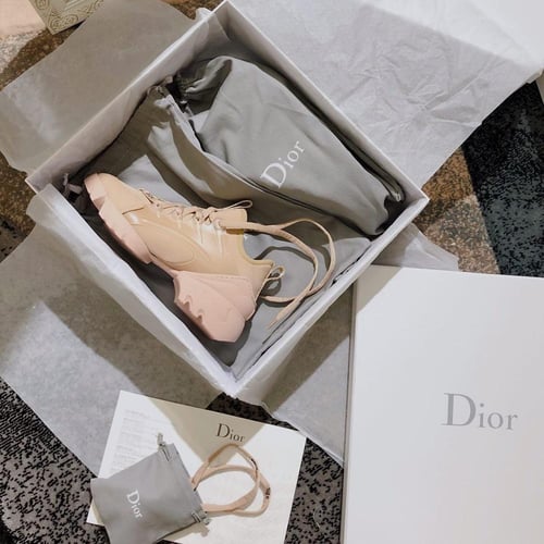 سنيكرز ماركة ديور نسائي ماستر شامل ملحقات الماركة