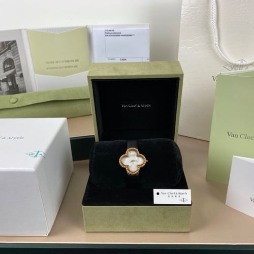 ساعات فان كليف ألامبرا ماستر عدة ألوان