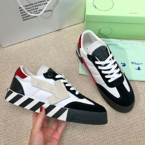 سنيكرز اوف وايت ماستر شامل الملحقات