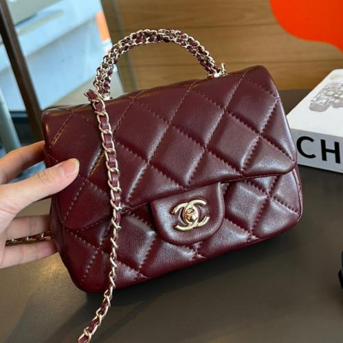 حقيبة شانيل شامل ملحقات الماركة